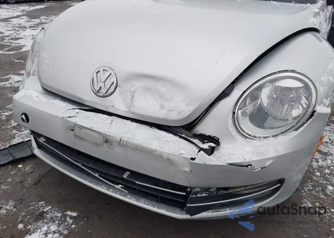 2013 Volkswagen Beetle 2.0T Turbo z USA, uszkodzony, nr VIN 3VWVA7AT3DM620653